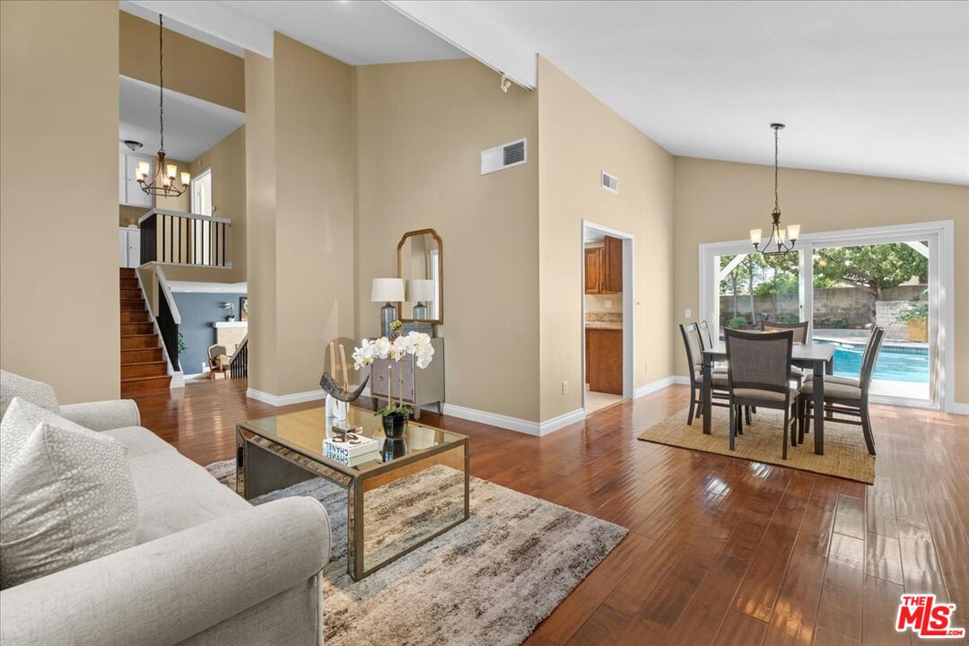 11717 Pala Mesa Dr, Porter Ranch