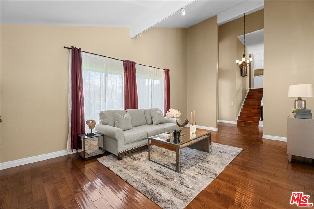 11717 Pala Mesa Dr, Porter Ranch