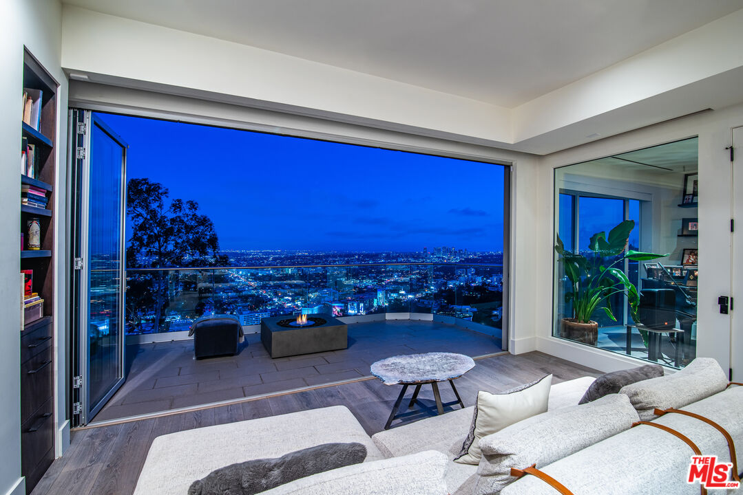 8572 Hillside Ave, Sunset Strip