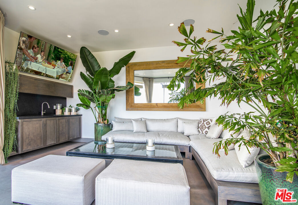 8572 Hillside Ave, Sunset Strip