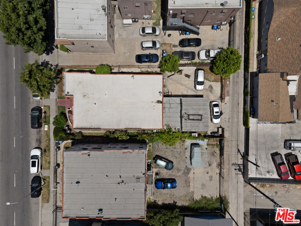 3982 S Normandie Ave