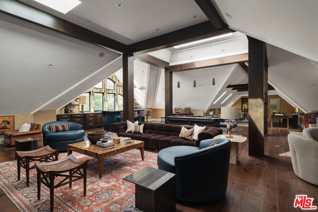 3901 Longridge Ave, Sherman Oaks