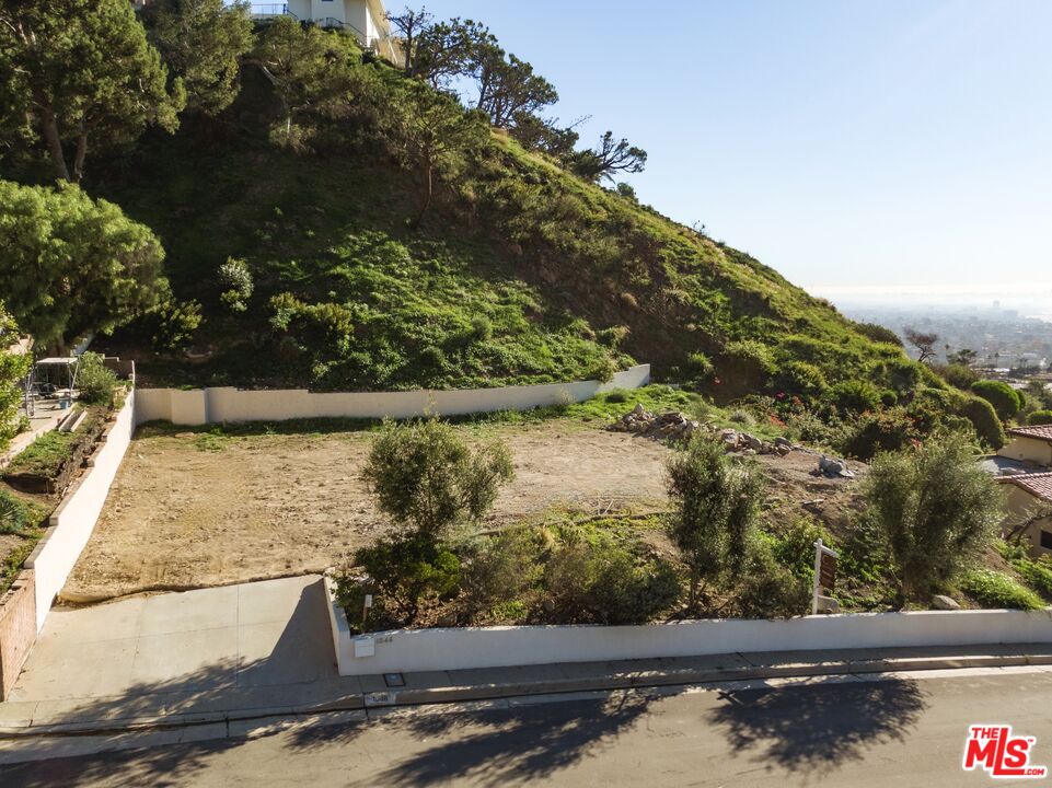 1046 Enchanted Way, Pacific Palisades