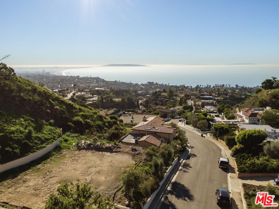 1046 Enchanted Way, Pacific Palisades
