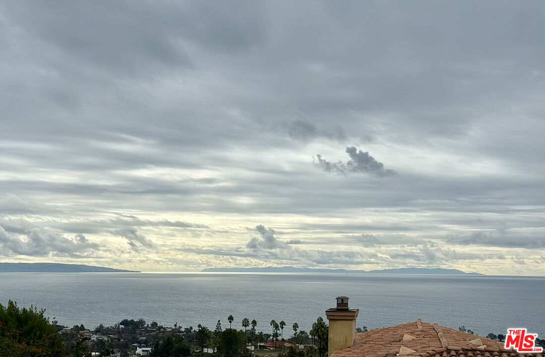 1046 Enchanted Way, Pacific Palisades