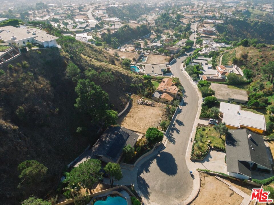 1046 Enchanted Way, Pacific Palisades