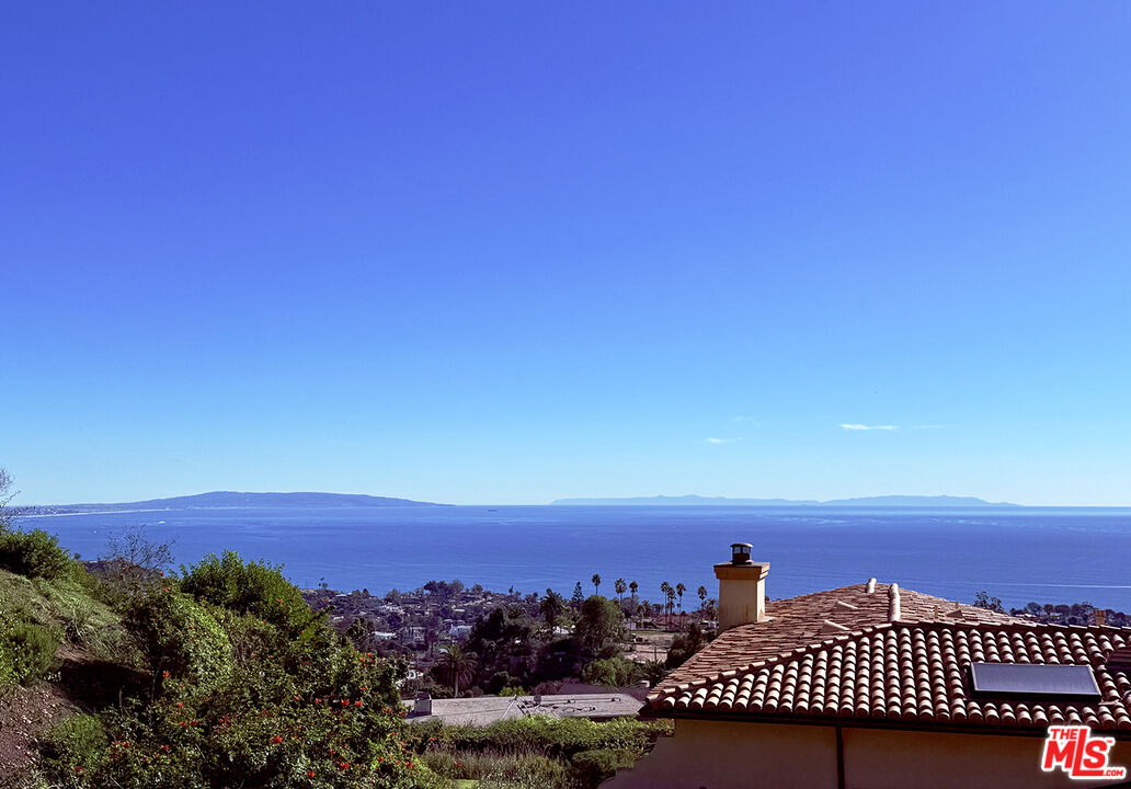 1046 Enchanted Way, Pacific Palisades
