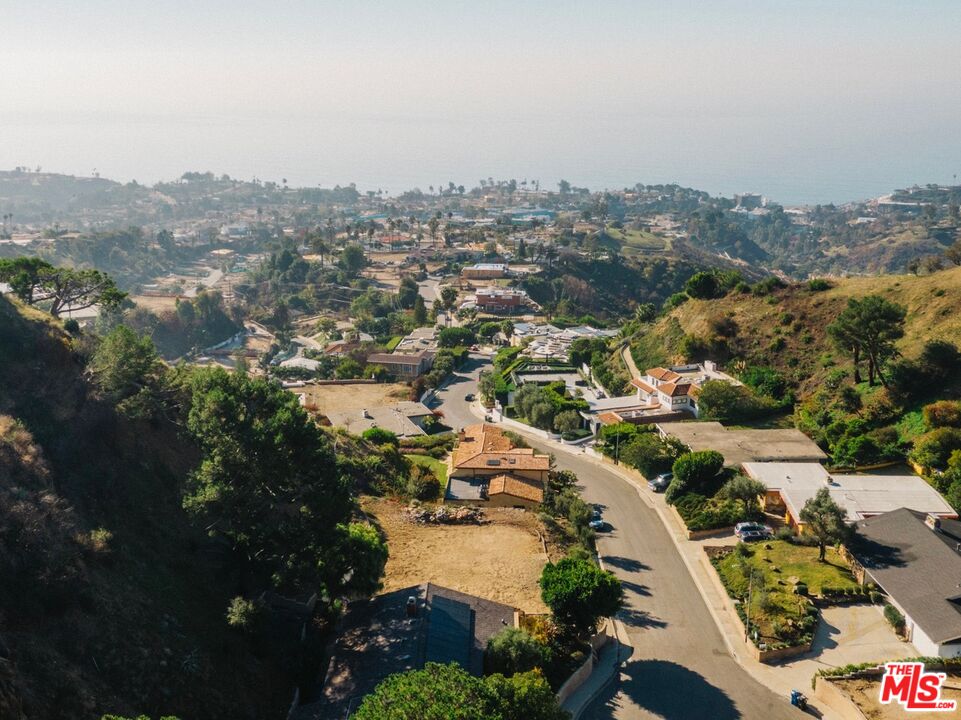 1046 Enchanted Way, Pacific Palisades