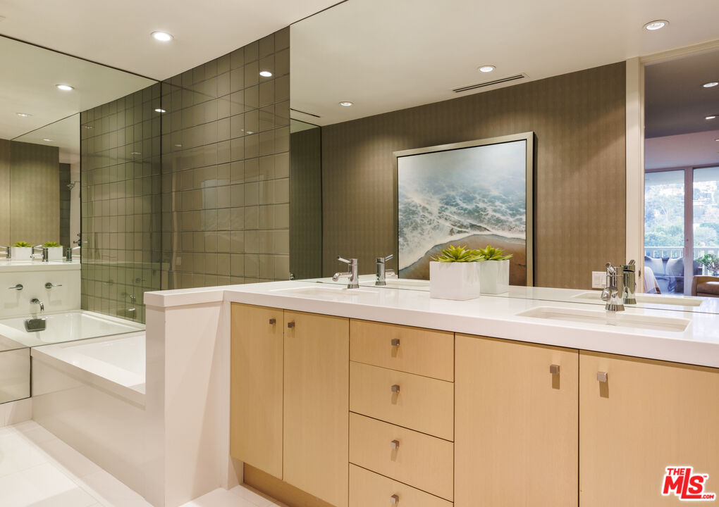 9255 Doheny Rd Unit: 1003, West Hollywood