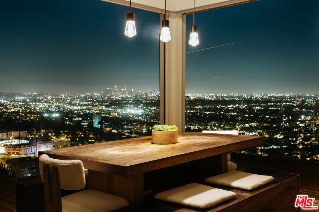 8404 Franklin Ave, Hollywood Hills