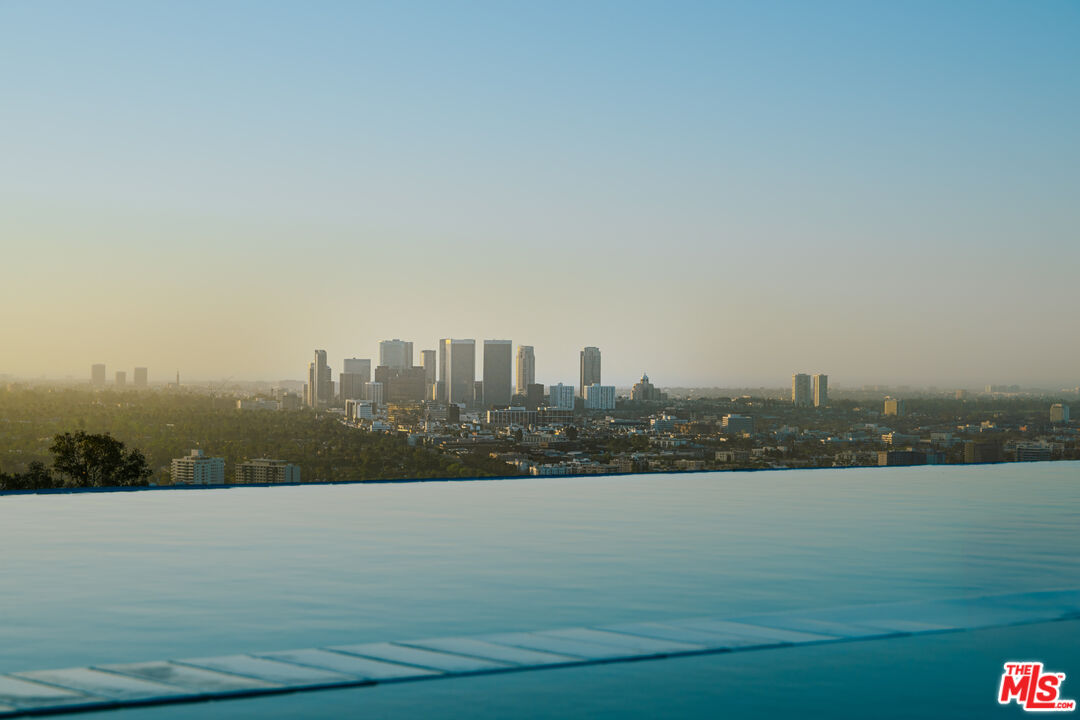 8404 Franklin Ave, Hollywood Hills