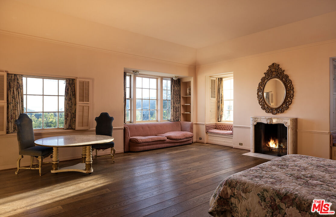 7141 Senalda Rd, Hollywood Hills