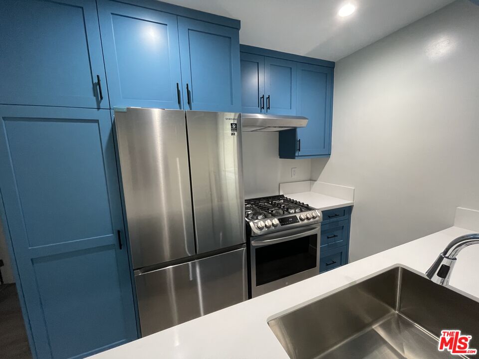 27 Anchorage St Unit: B