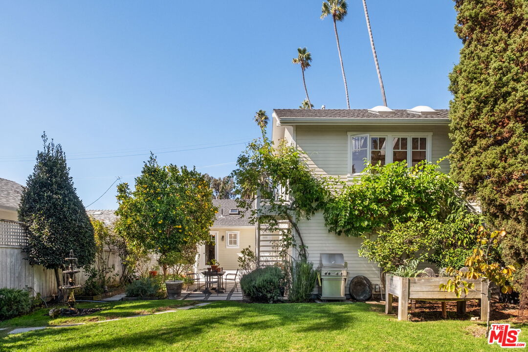 2621 Grandview Ave, Venice