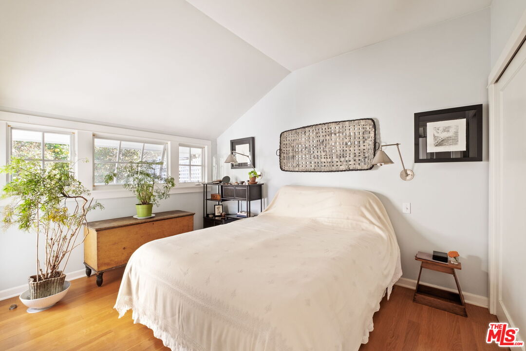 2621 Grandview Ave, Venice