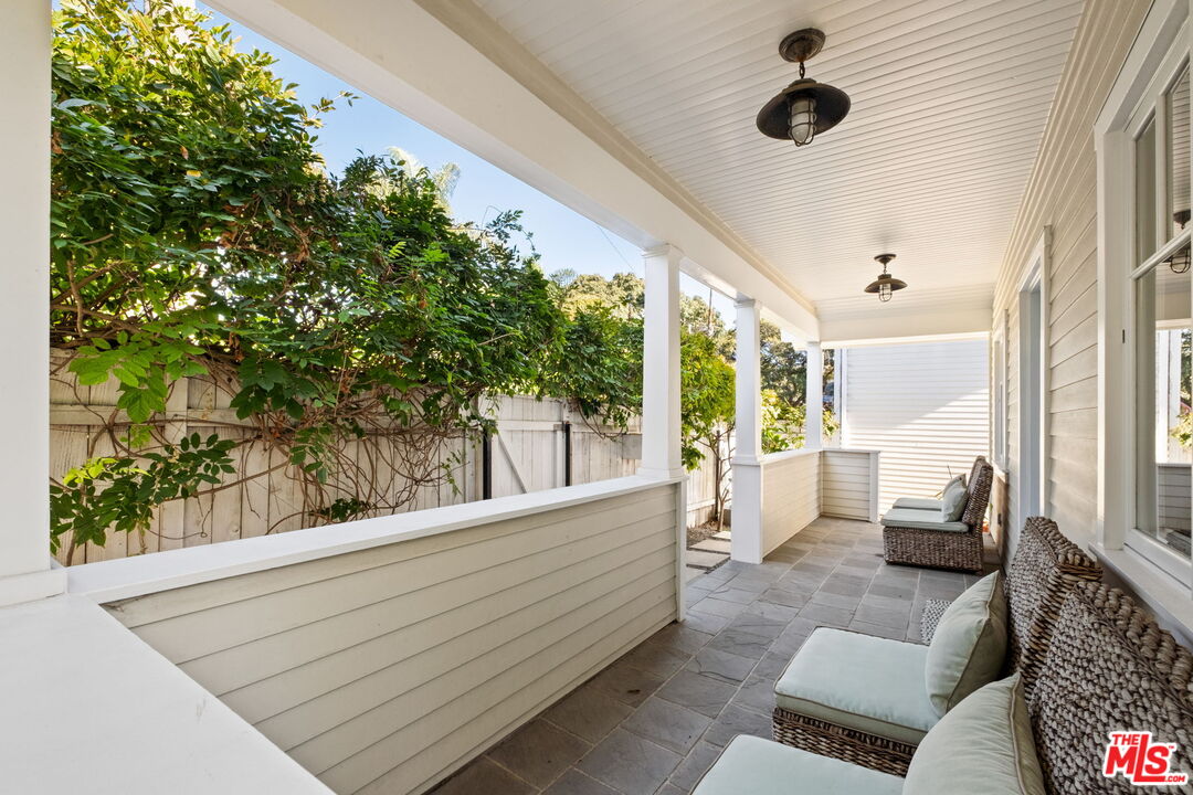 2621 Grandview Ave, Venice