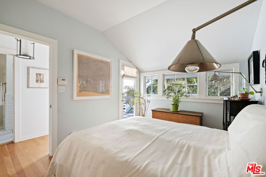 2621 Grandview Ave, Venice