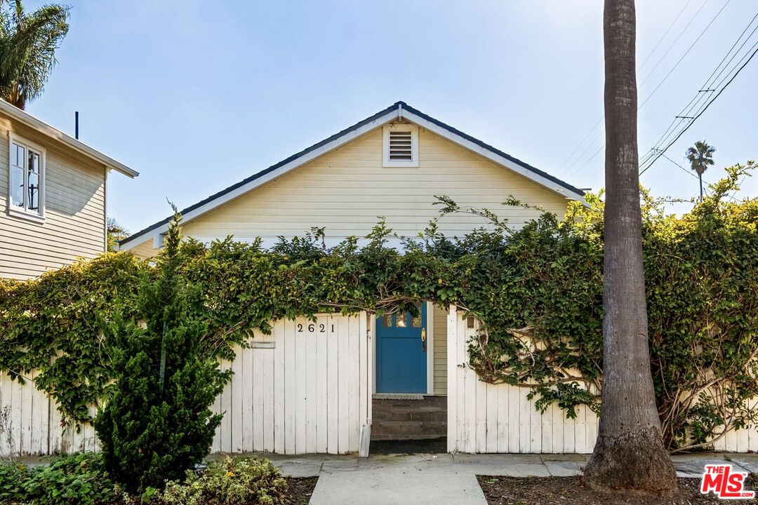 2621 Grandview Ave, Venice