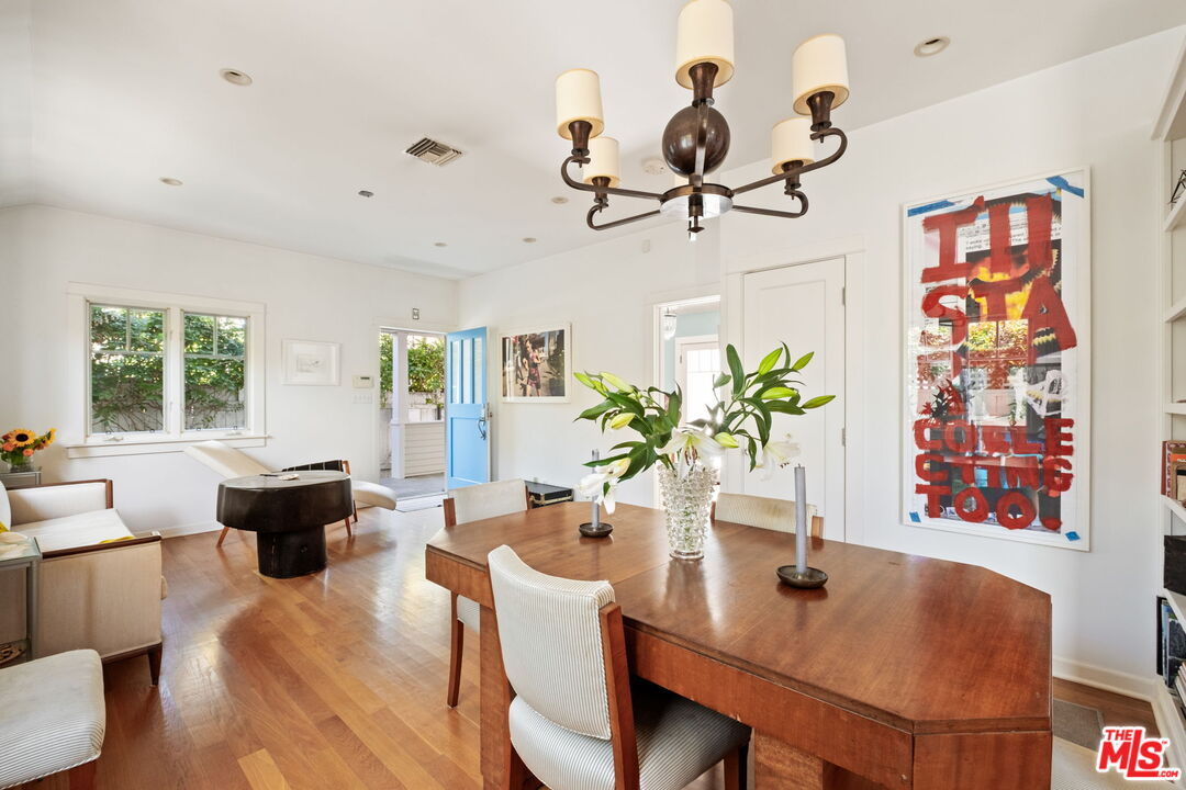 2621 Grandview Ave, Venice