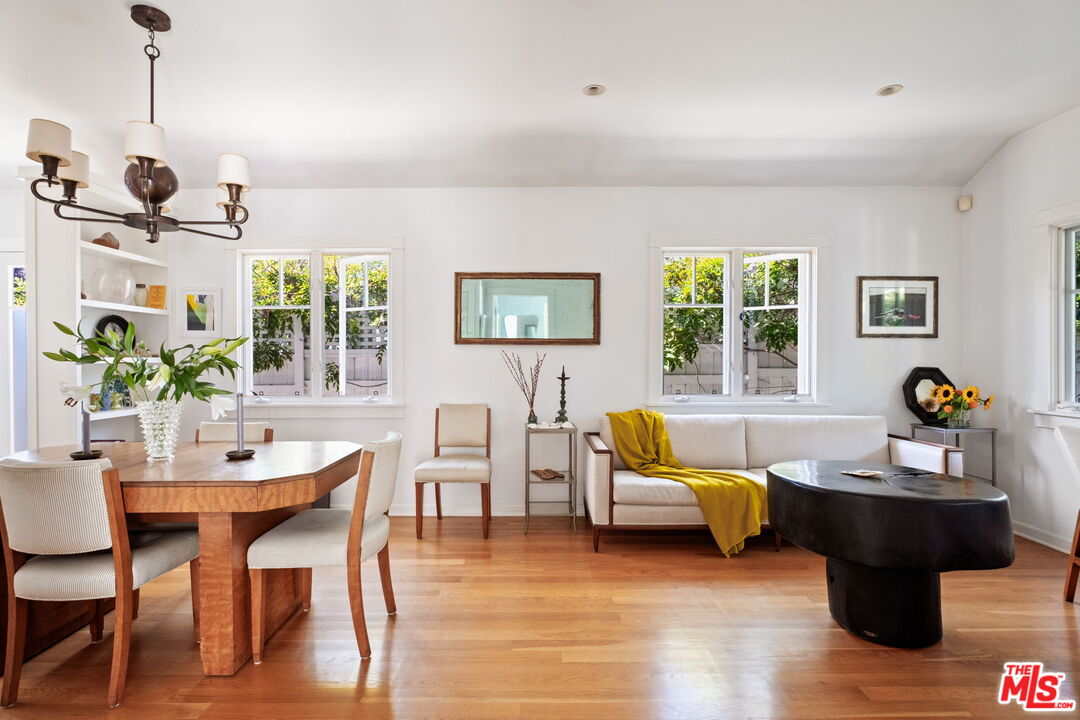 2621 Grandview Ave, Venice