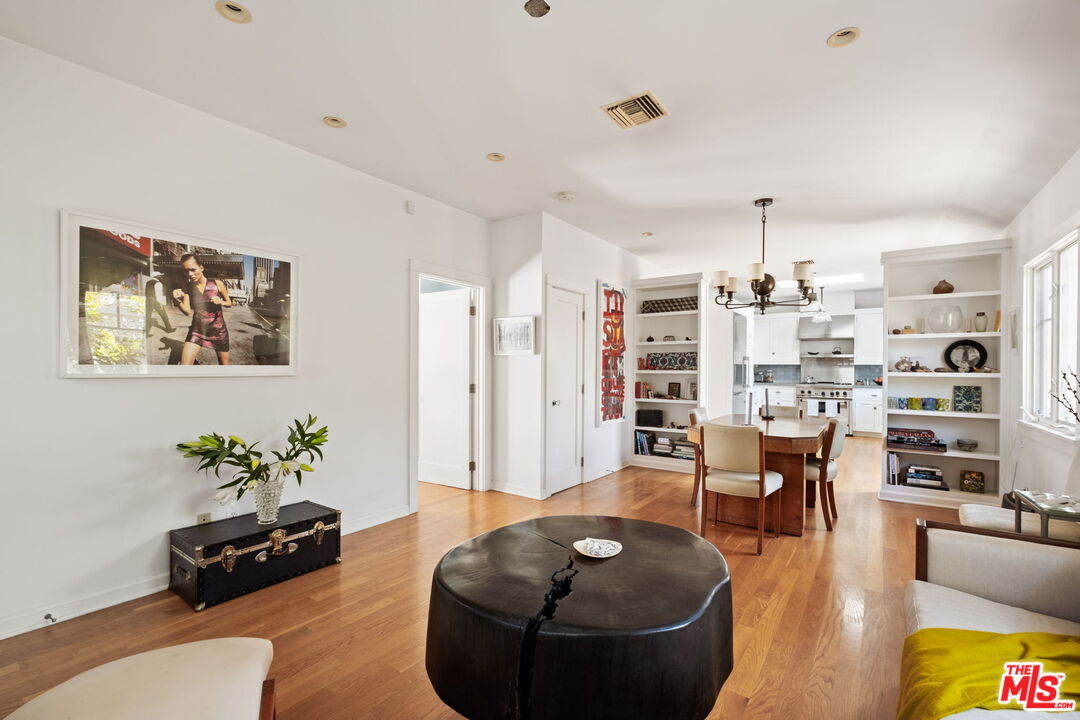 2621 Grandview Ave, Venice