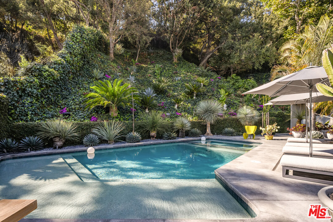 1087 Moraga Dr, Bel Air