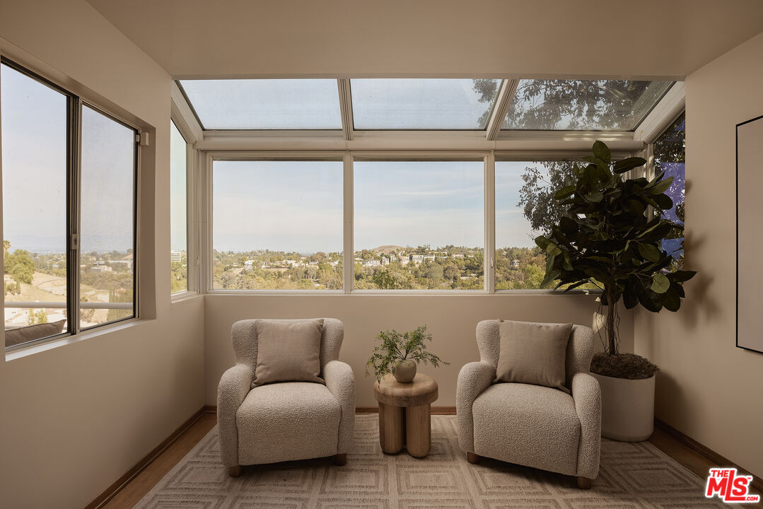 5052 Medina Rd, Woodland Hills