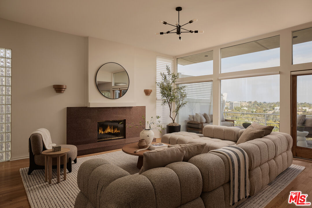 5052 Medina Rd, Woodland Hills