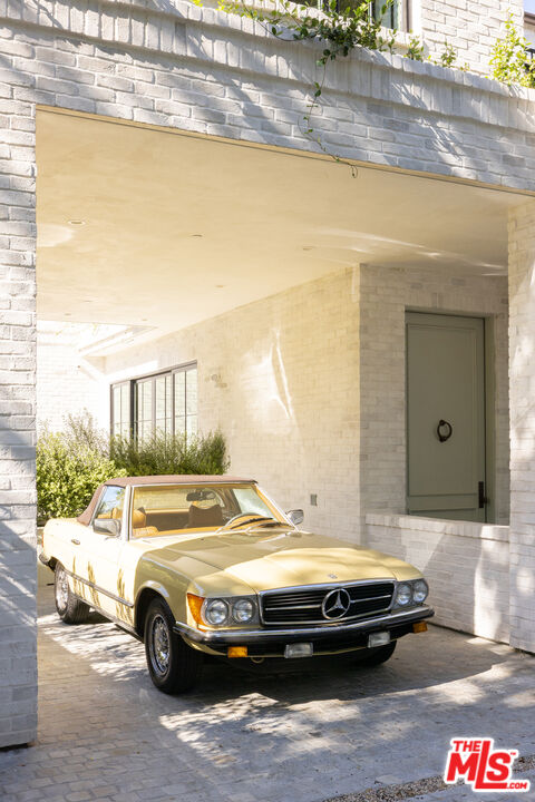 525 Westmount Dr, West Hollywood