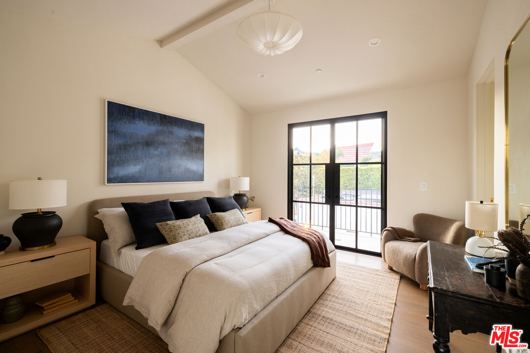 525 Westmount Dr, West Hollywood