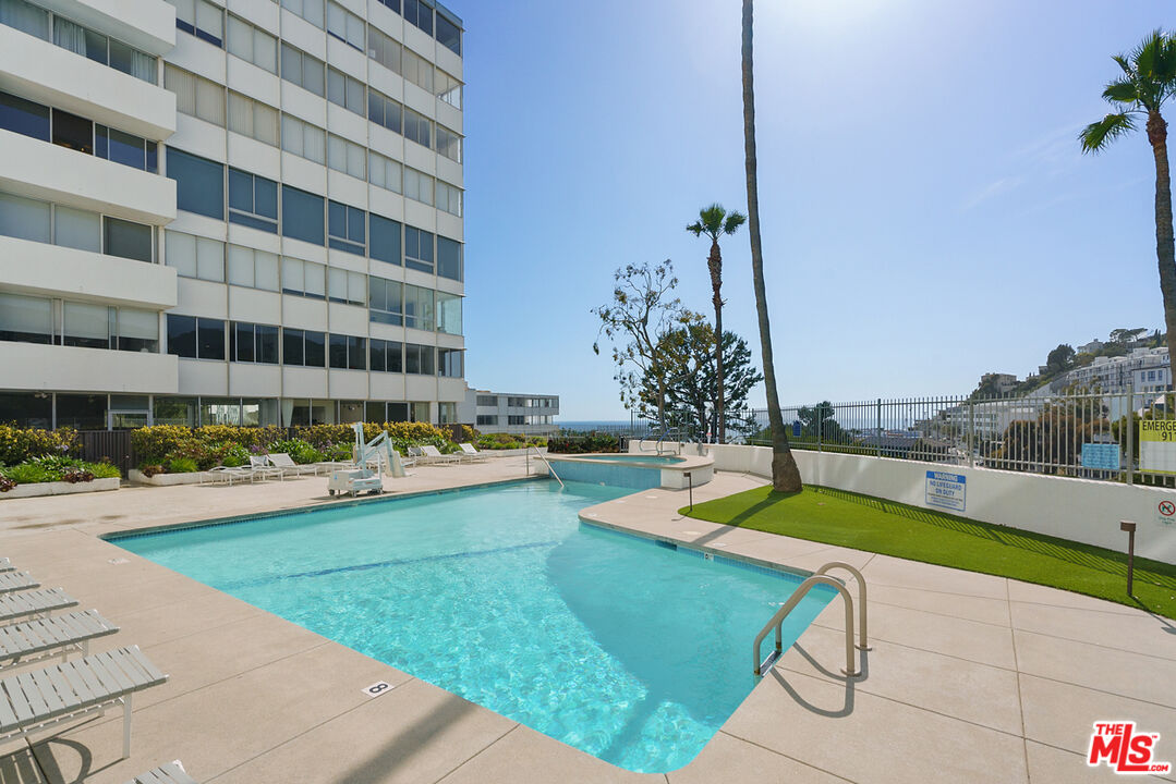 17350 W Sunset Blvd Unit: 103