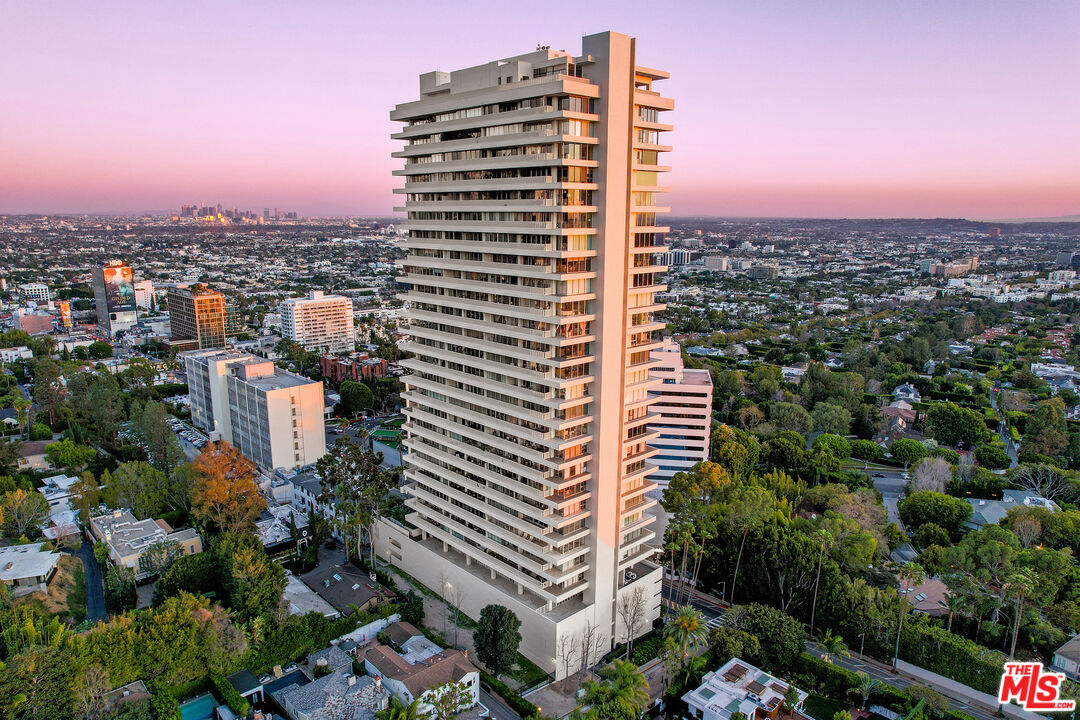 9255 Doheny Rd Unit: 2006