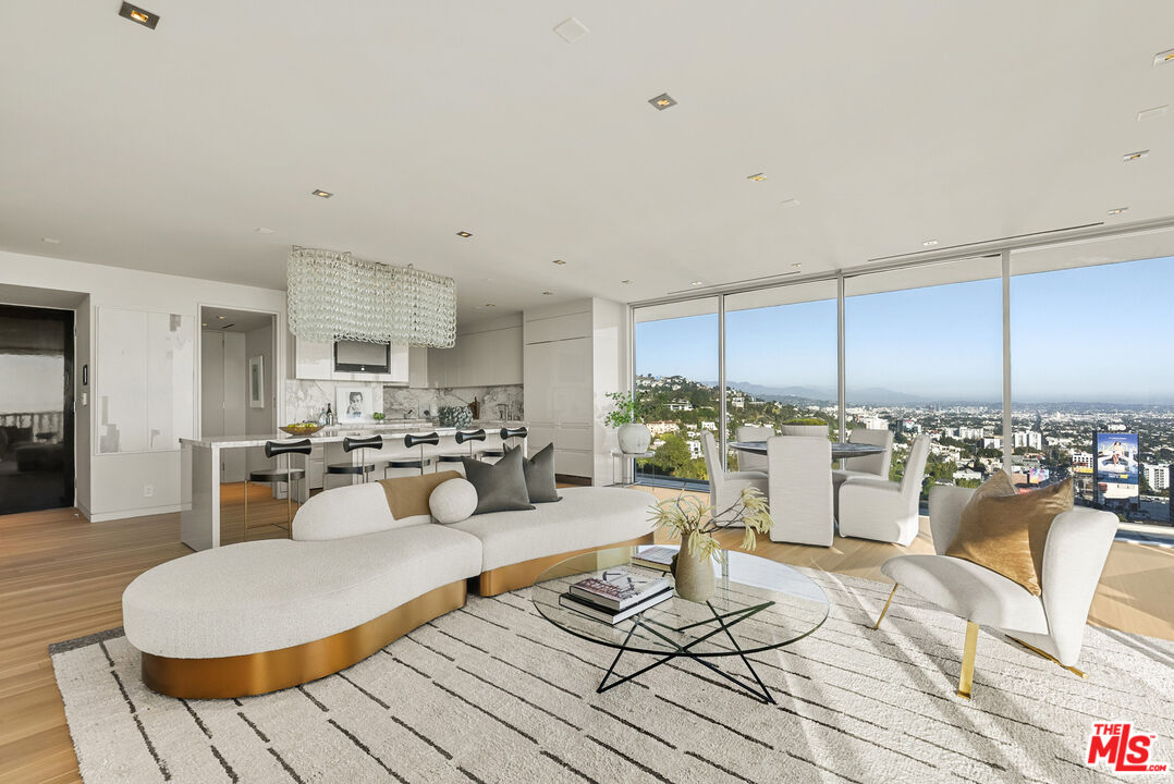 9255 Doheny Rd Unit: 2006