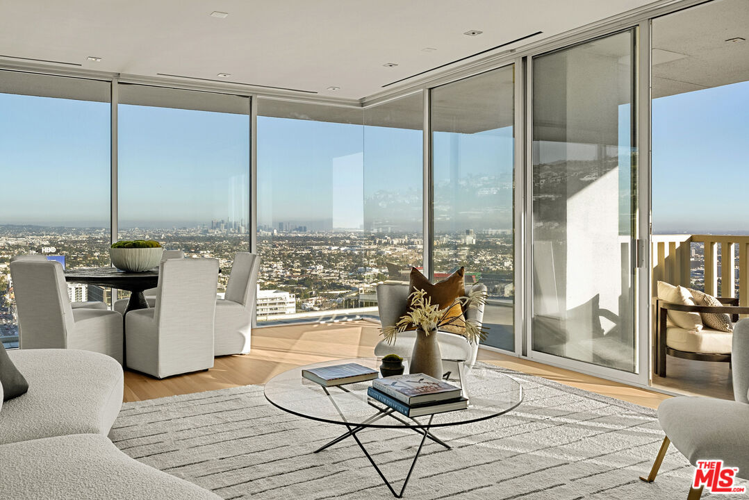 9255 Doheny Rd Unit: 2006