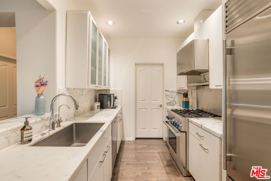 930 N Doheny Dr Unit: 103, West Hollywood