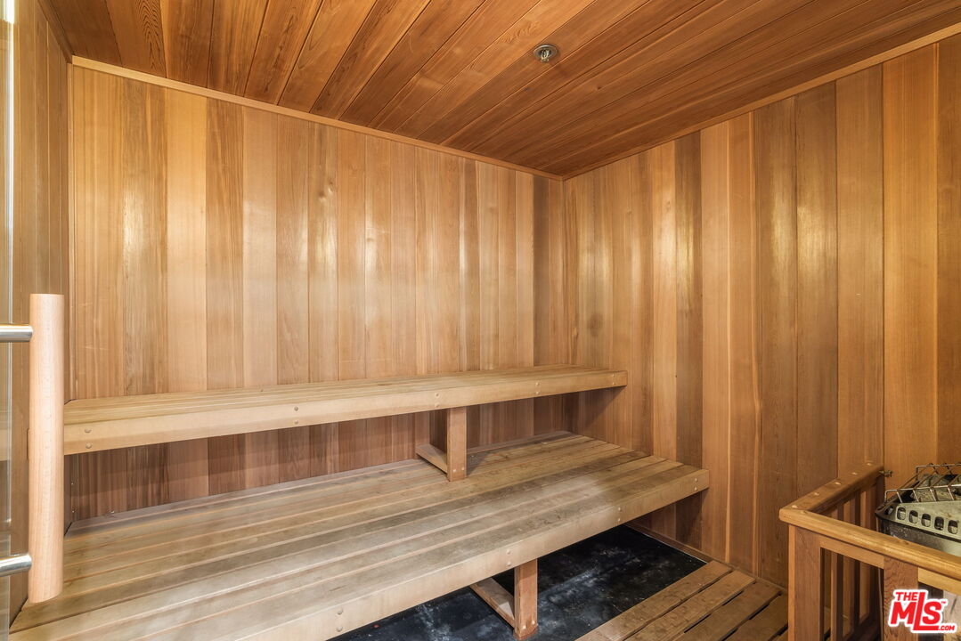 930 N Doheny Dr Unit: 103, West Hollywood