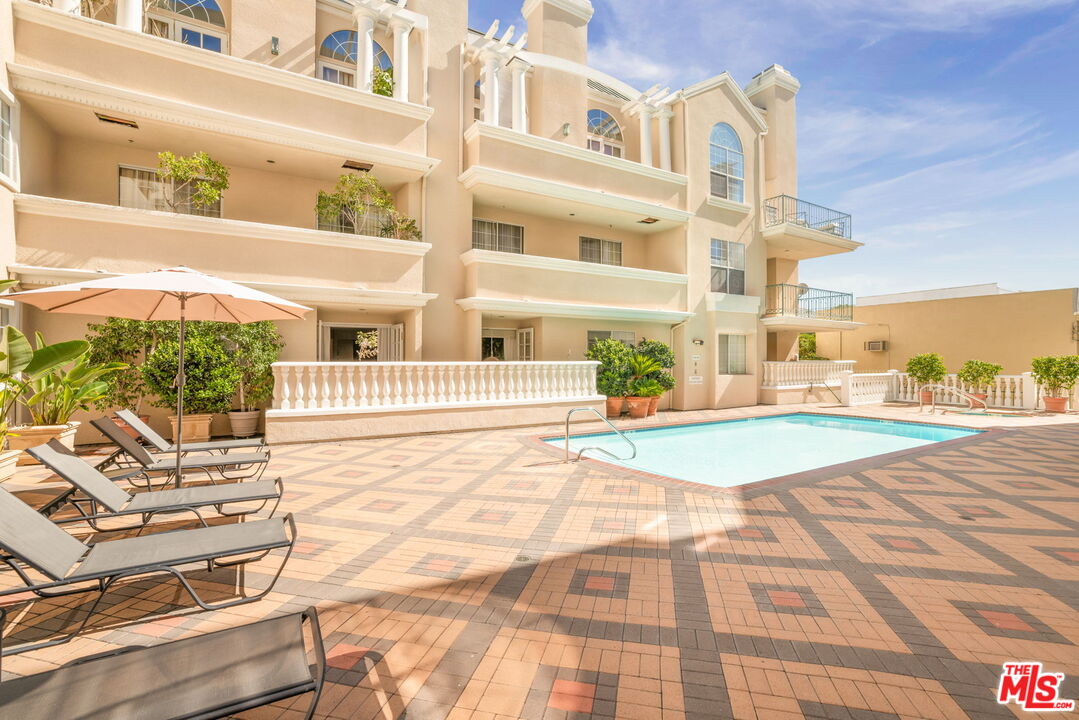 930 N Doheny Dr Unit: 103, West Hollywood