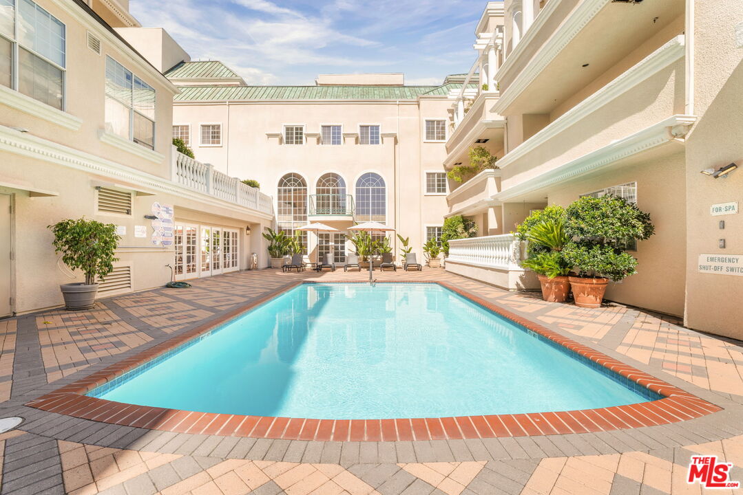 930 N Doheny Dr Unit: 103, West Hollywood