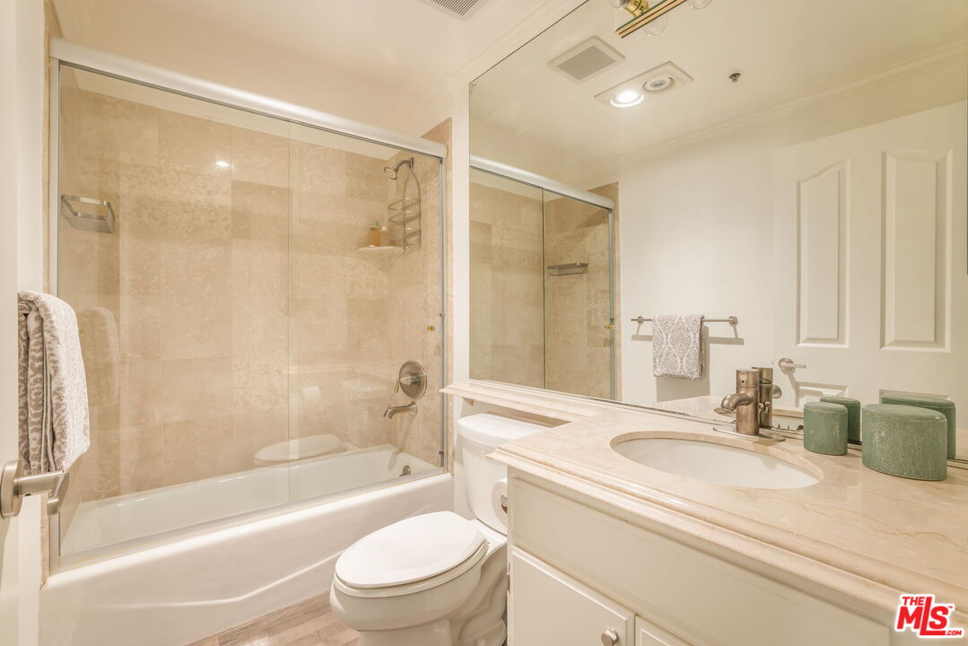 930 N Doheny Dr Unit: 103, West Hollywood