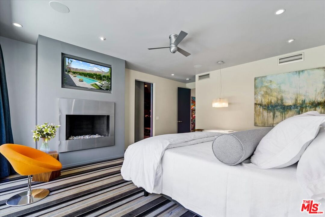 1175 Los Robles Dr