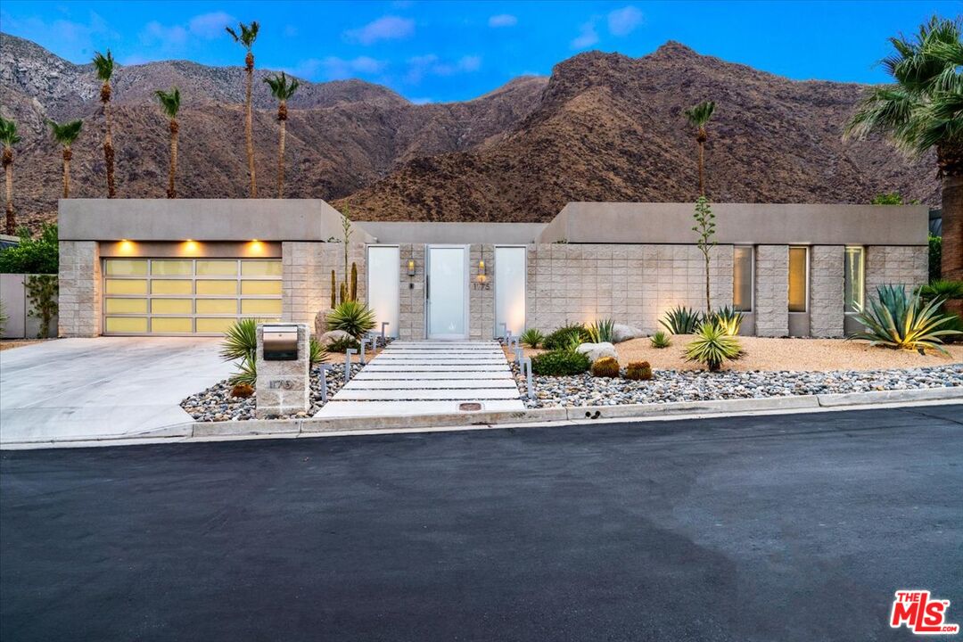 1175 Los Robles Dr