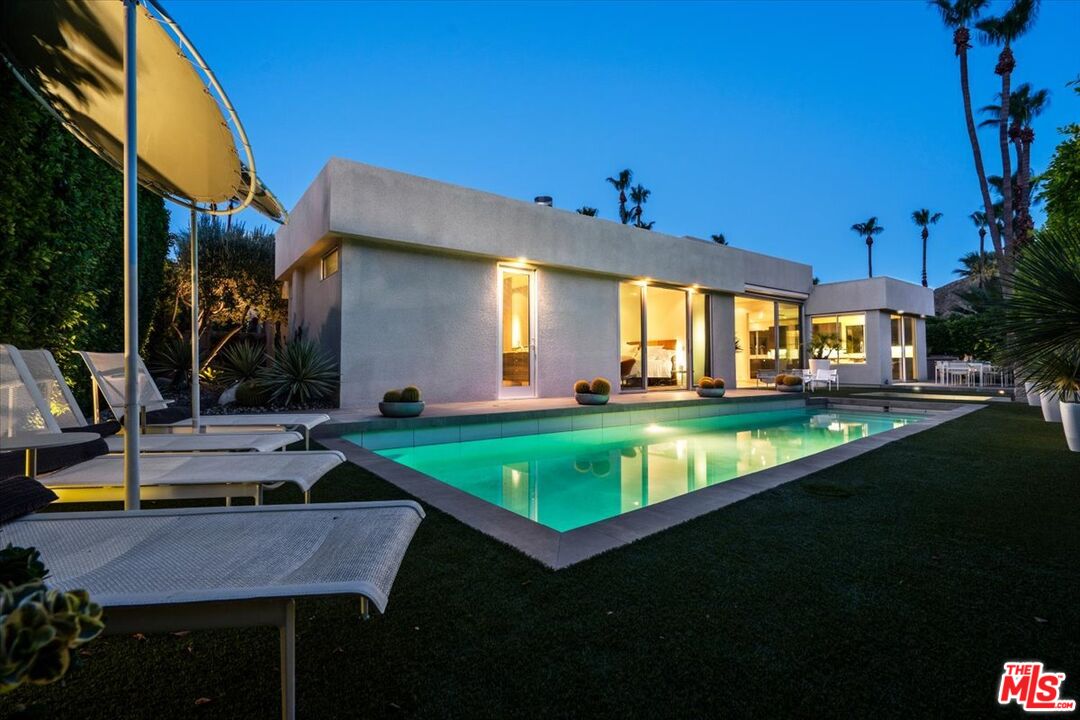 1175 Los Robles Dr