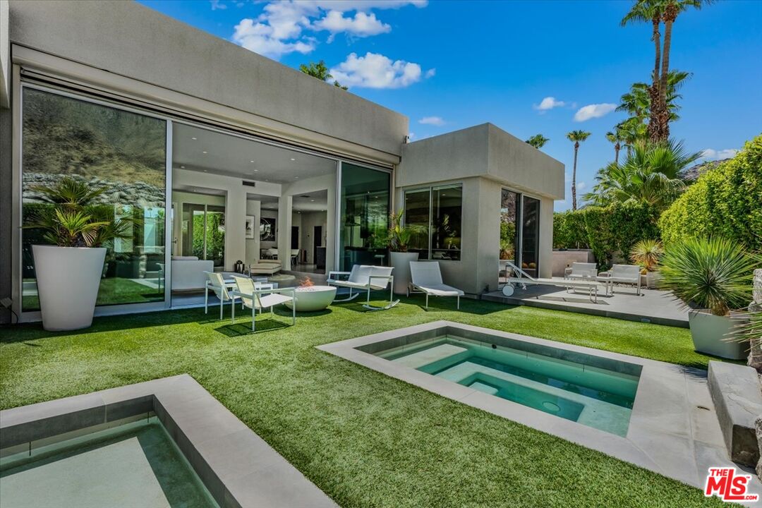 1175 Los Robles Dr