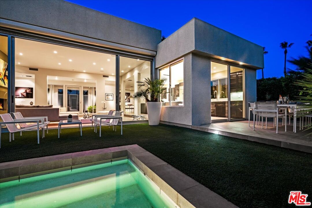 1175 Los Robles Dr