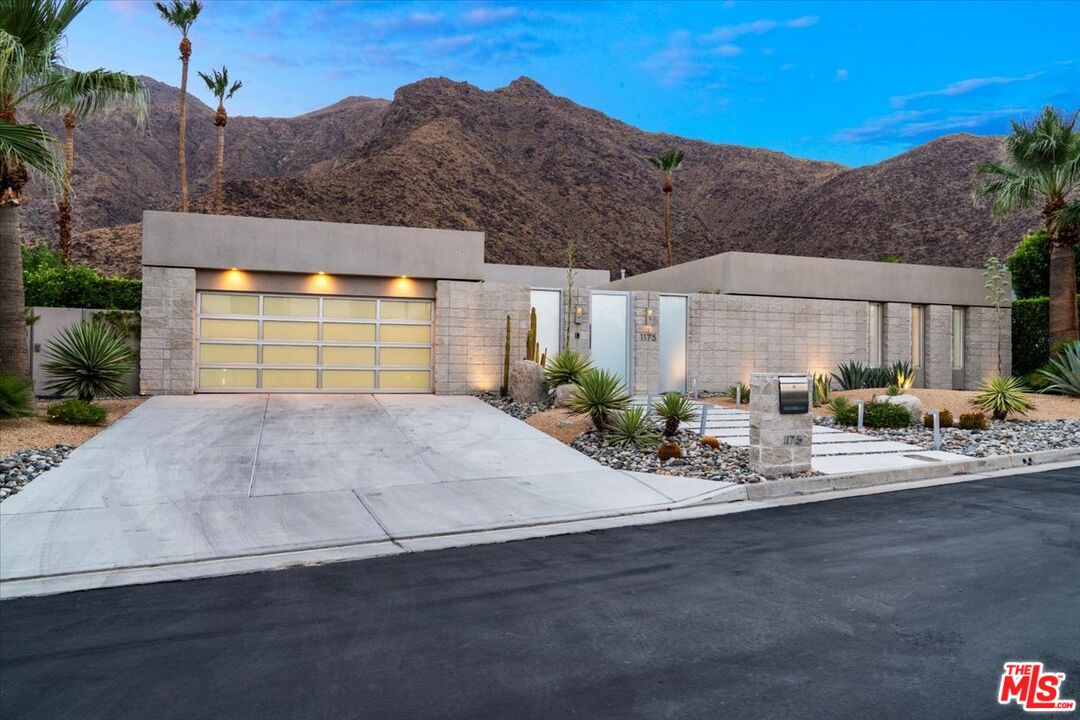 1175 Los Robles Dr