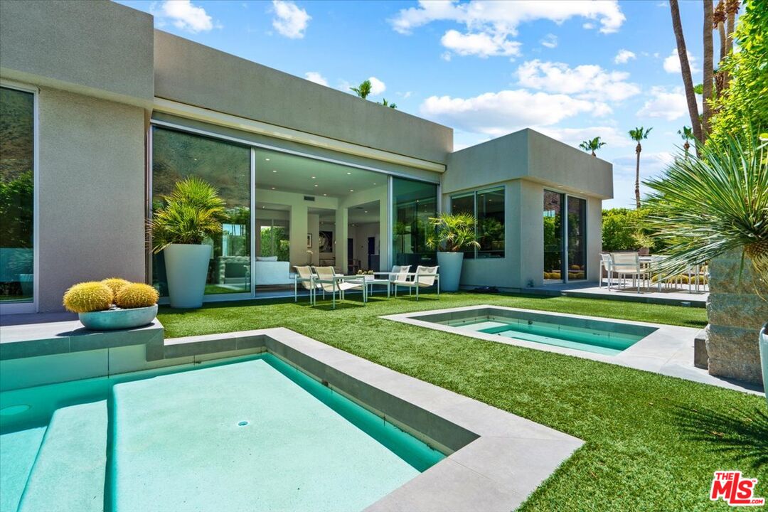 1175 Los Robles Dr