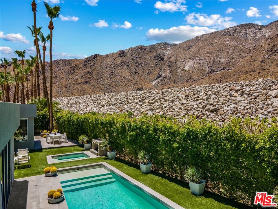 1175 Los Robles Dr