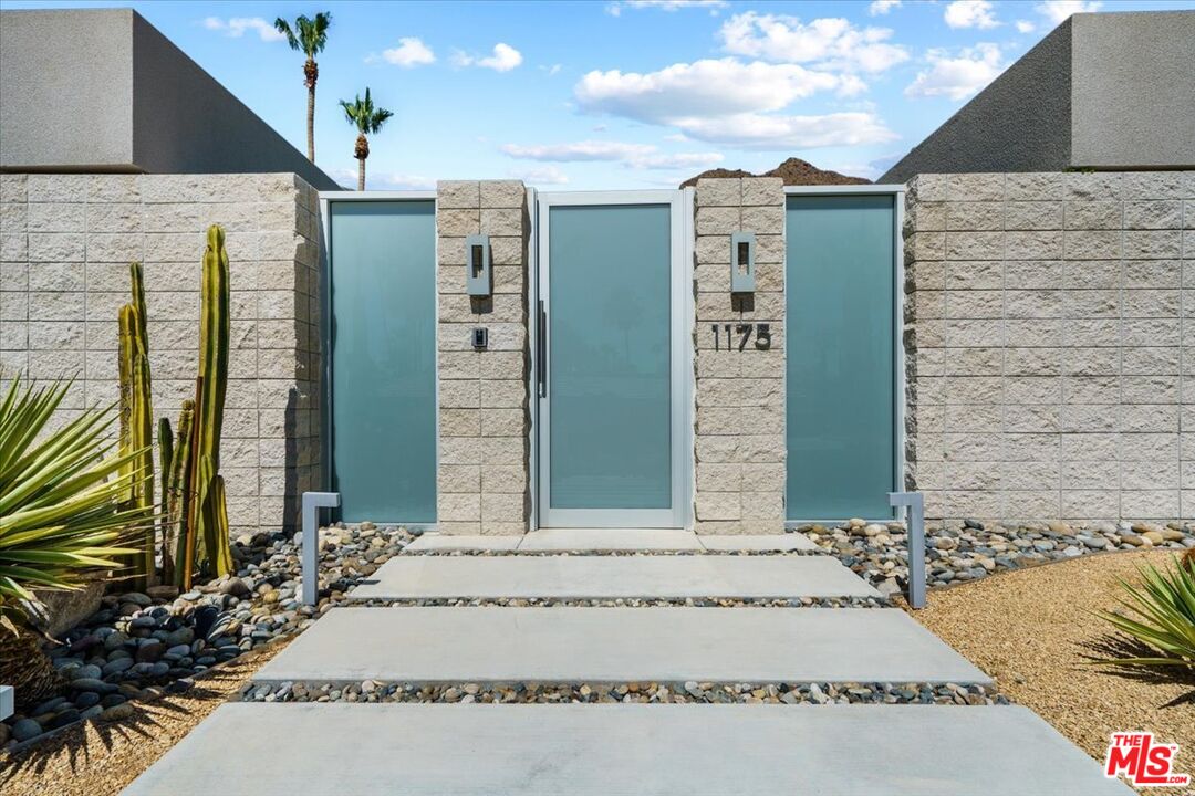 1175 Los Robles Dr