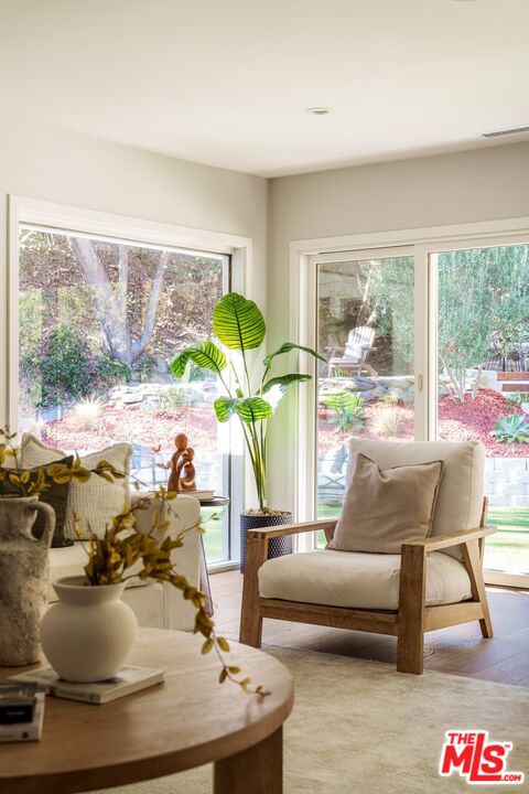 4031 Deerhorn Dr, Sherman Oaks