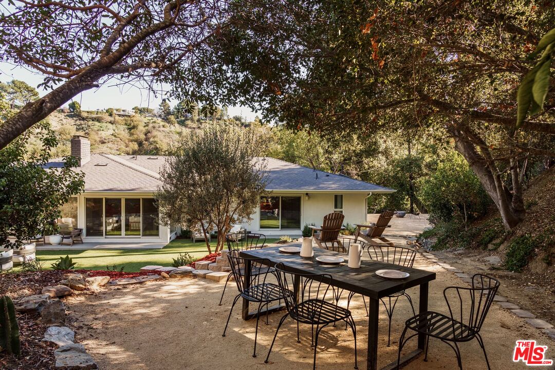 4031 Deerhorn Dr, Sherman Oaks